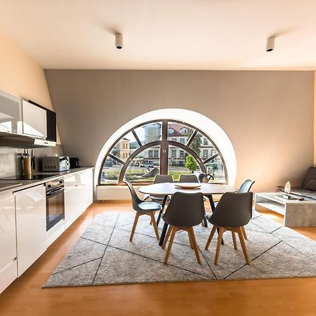 Lovely 4-Bedroom Flat In Historical Center With Stunning View Trenčín Εξωτερικό φωτογραφία